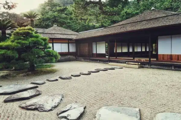 Créez une oasis de sérénité dans votre jardin grâce à ces astuces Zen