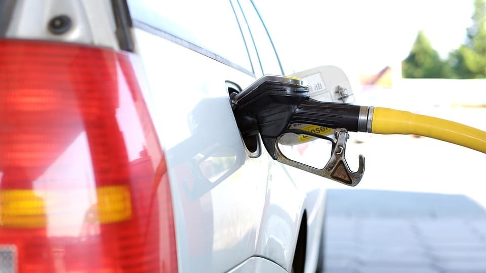 Est-il vraiment possible de mettre de l'essence dans le diesel ? - Dédé ...